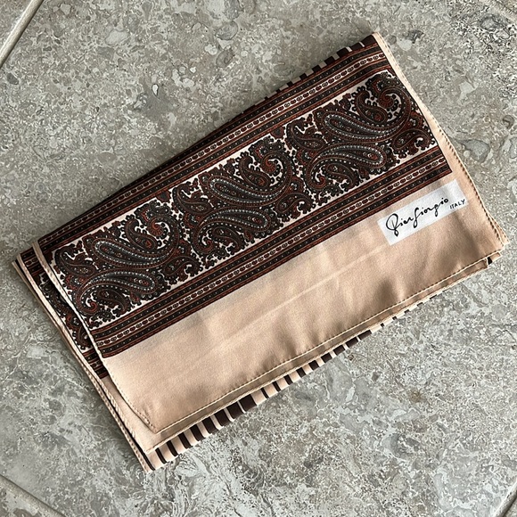 NWT Pier Giorgio (Made in Italy) Rectangular Scarf, New in Packaging - Picture 2 of 4